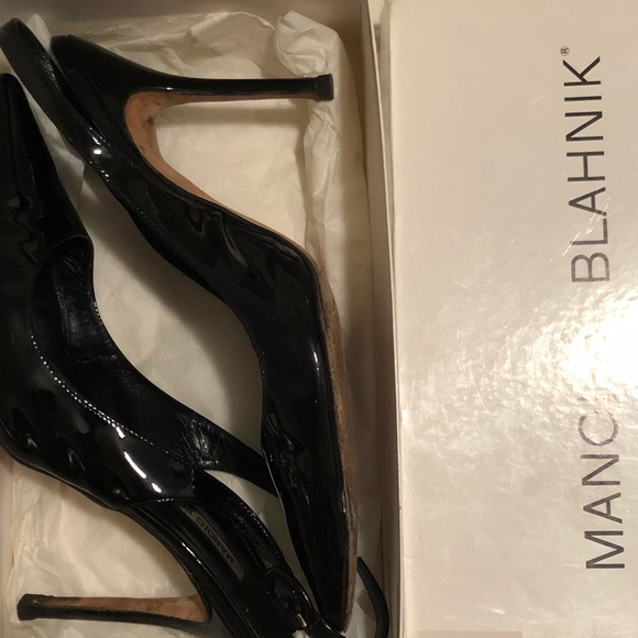 Black Patent Leather Manolo Blahnik Pumps - Picture 1 of 5